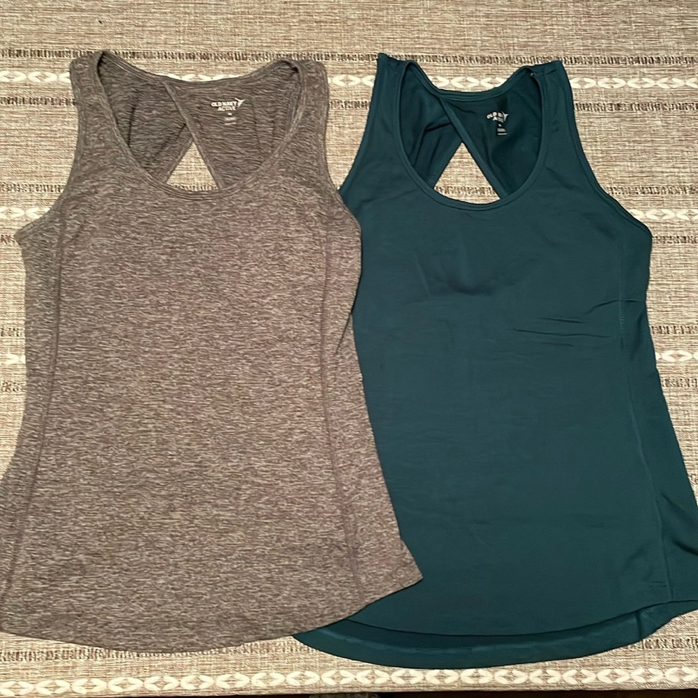 2 Old Navy workout tanks for $10!